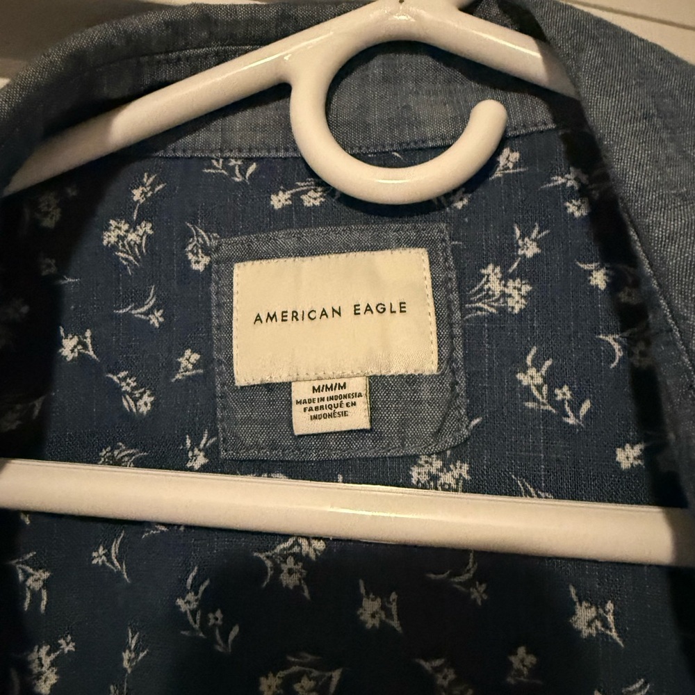 American Eagle Blue Floral kimono